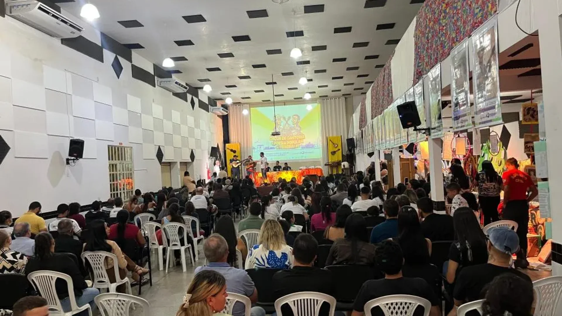 c9ddcbe85ec89cdc7718a692828be8f1